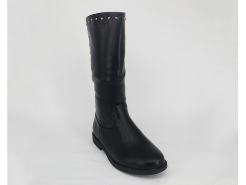 BOTA DE NIÑA CON TACHUELAS PLATEADAS