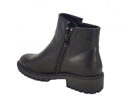 BOTIN PLANO DE POLIPIEL. SUELA DE GOMA. 2