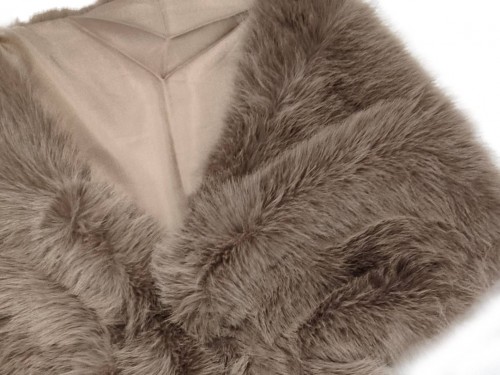 ESTOLA DE PELO LARGO SINTÉTICO 2