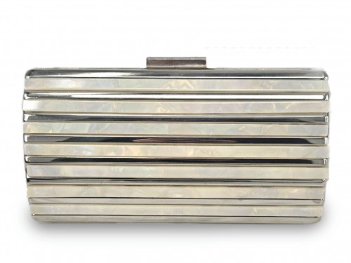 CLUTCH TIPO NÁCAR.