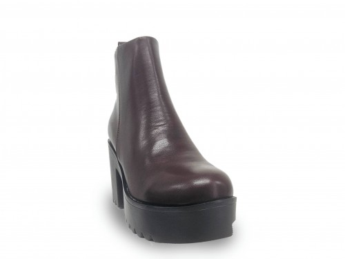 BOTÍN TACÓN CUADRADO Y PLATAFORMA.