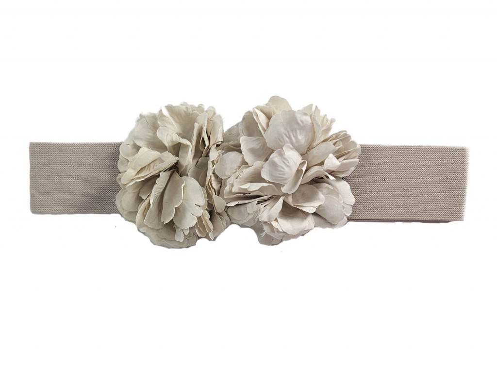 CINTURÓN ELÁSTICO CON FLORES.